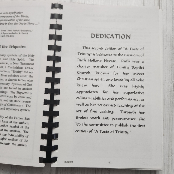 A Taste of Trinity 1 & 2 Trinity Baptist Church Cordova Tennessee Cookbook 1995 - Picture 10 of 11